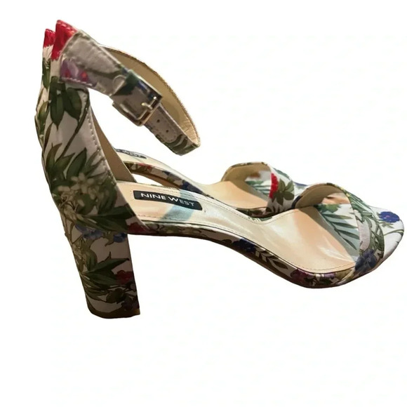 🌸 Nine West Floral Ankle Strap Block Heel Sandals Size 9 🌸 - Picture 4 of 6